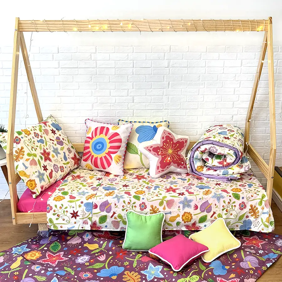 Cama casinha tema floral