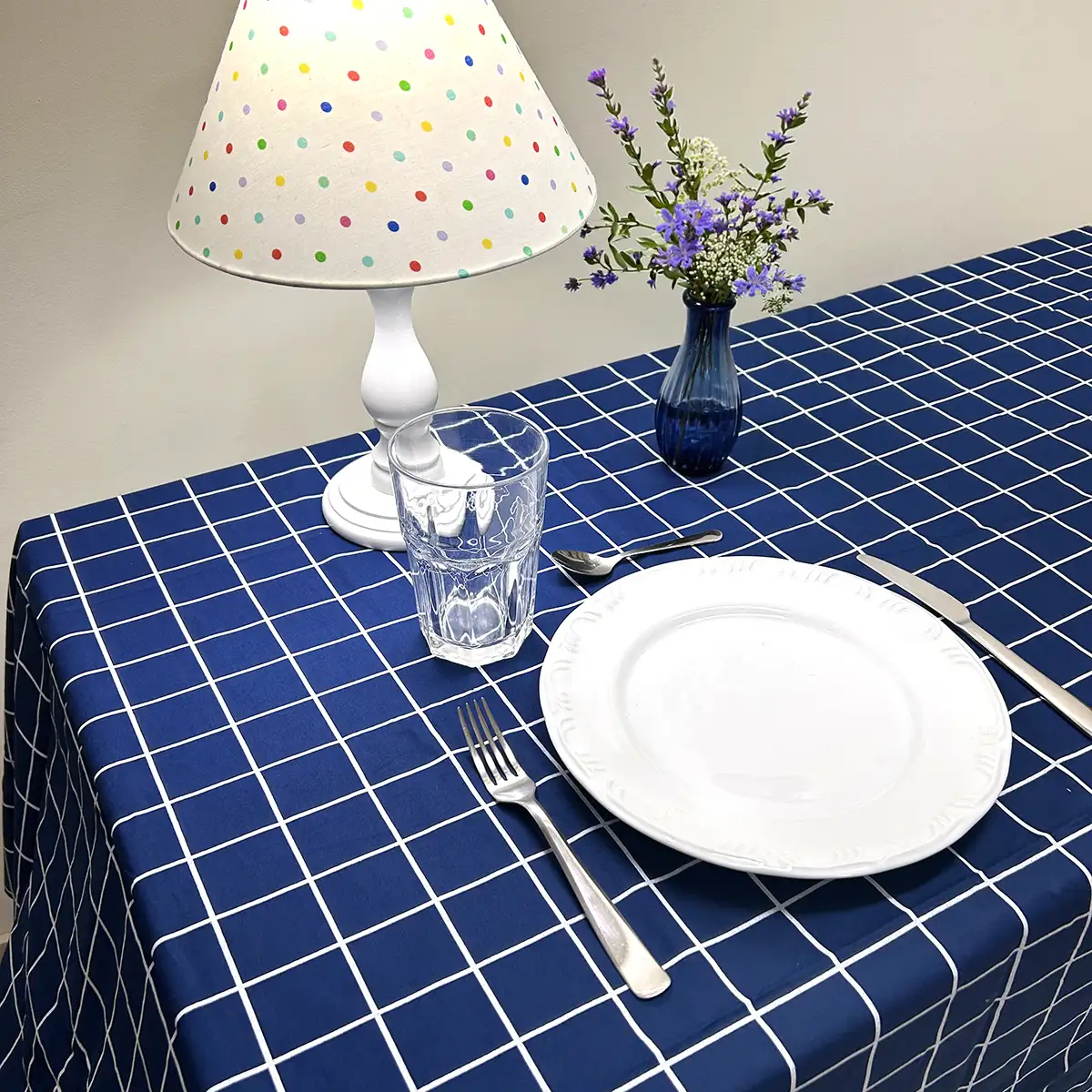 Toalha de Mesa Quadriculado Grid Azul Marinho