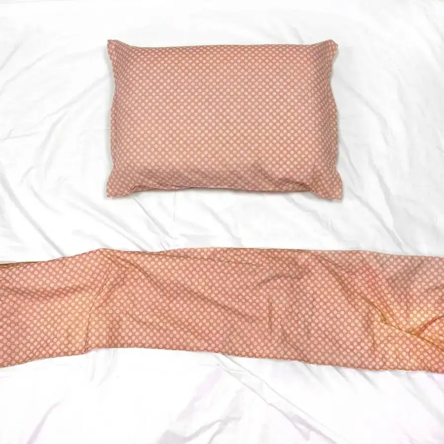 Jogo de Cama Poá Salmão – 3 peças – Vira estampada