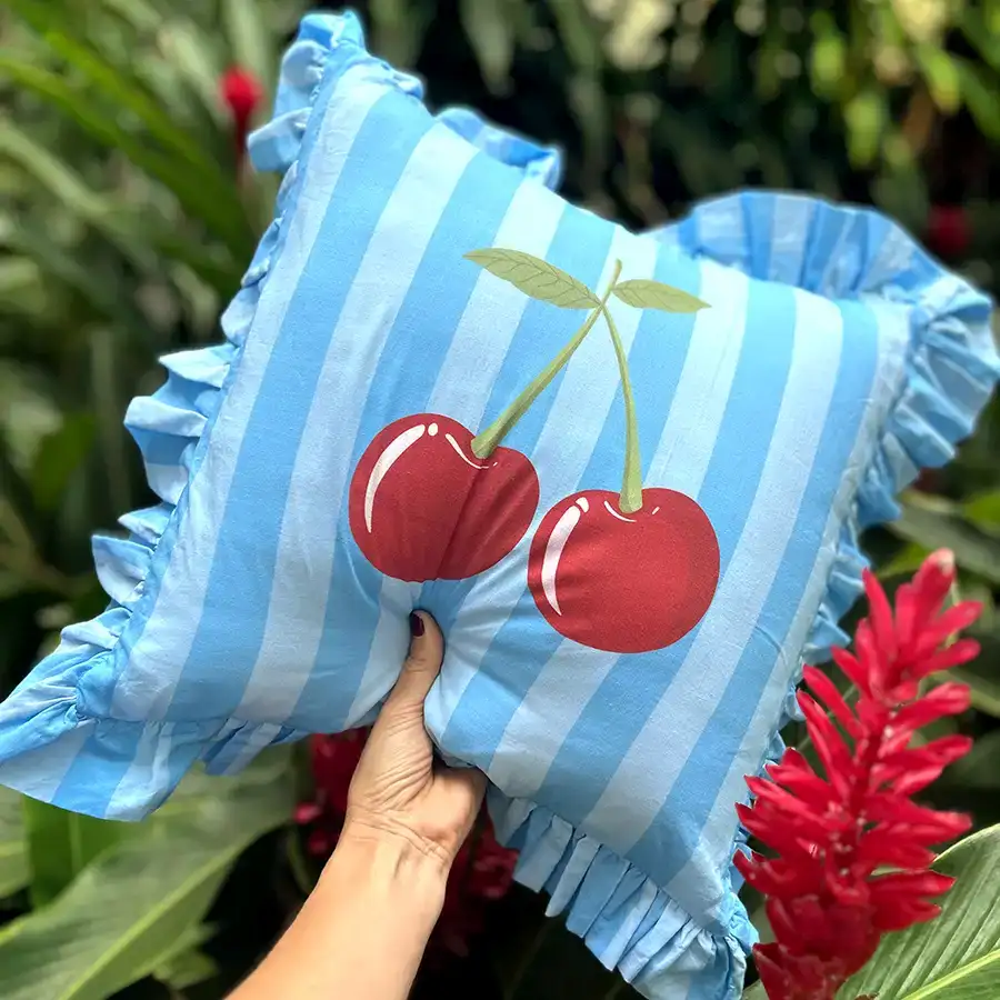 Capa de Almofada Cherry Azul com Babado