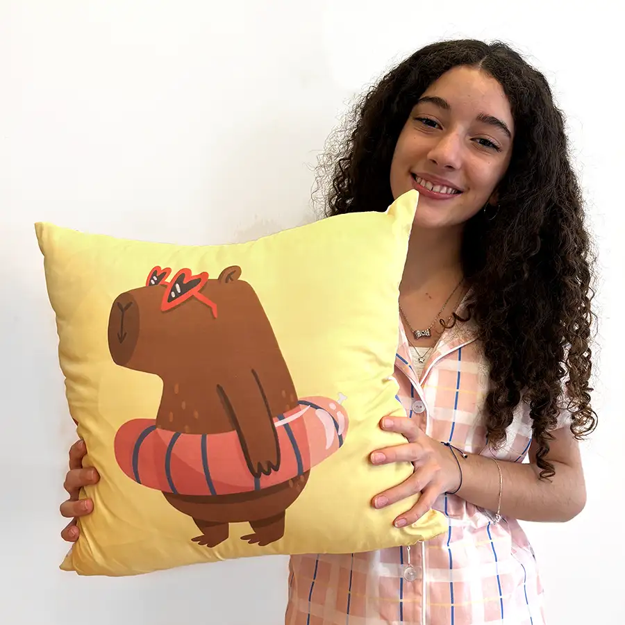 Capa de Almofada Capivara Com Boia 40×40 cm