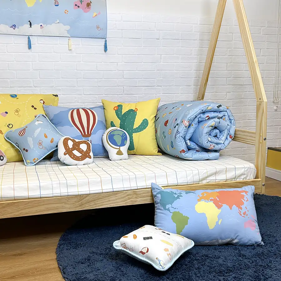 Roupa de Cama com tema de Viagem de Volta ao Mundo