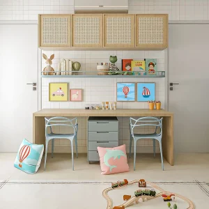 Quarto infantil tema viagem de volta ao mundo - almofada balão e almofada de golfinho