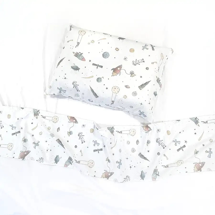 Jogo de Cama Espaço Branco – 3 peças – Vira estampada