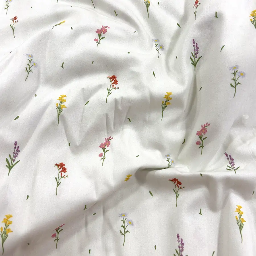 Detalhe do lençol de florzinhas