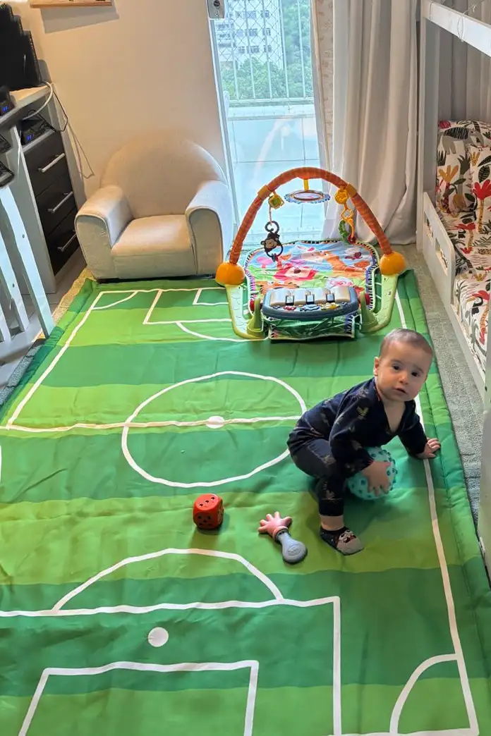 Tapete Campo de Futebol Quarto Menino