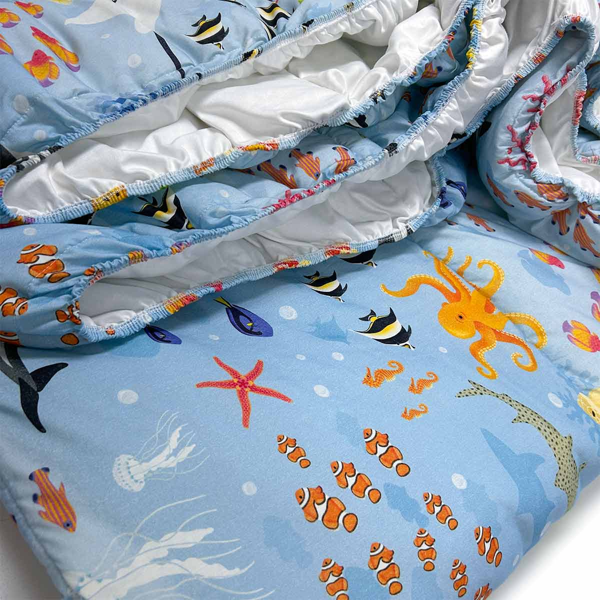 Colcha Infantil com Elástico Fundo do Mar Verso Off White - Imagem 4